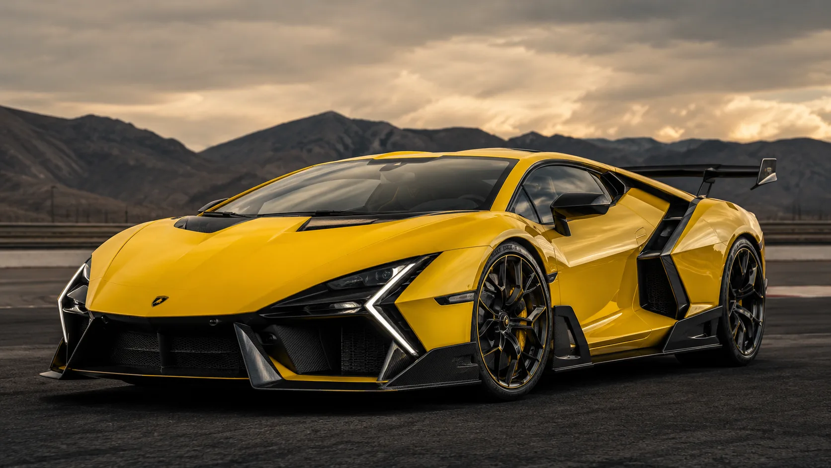 Lamborghini Revuelto SV: 1,050 HP V12 Hybrid Supercar
