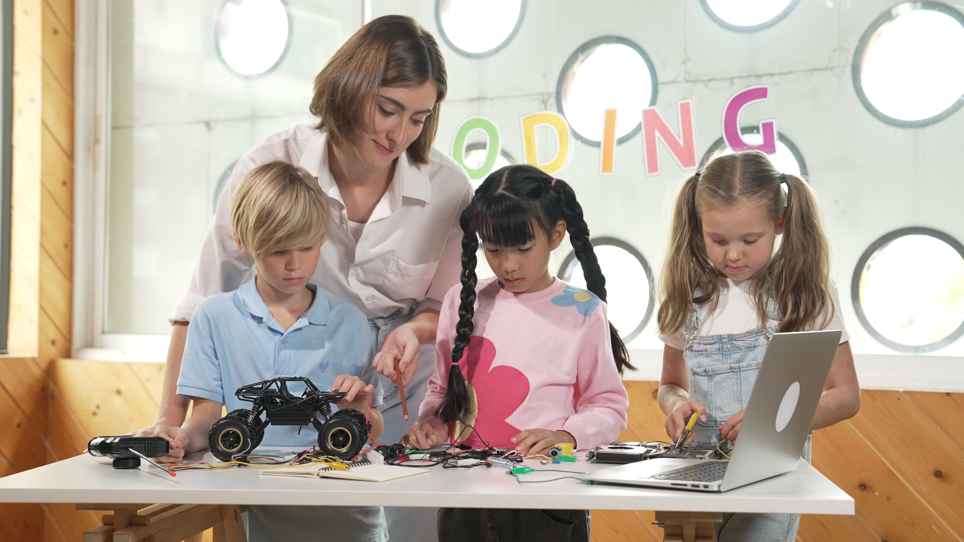 Top 5 Nursery Challenges and How Technology Can Help | ToddlersApp